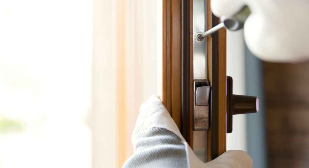 Como Ajustar Ventanas Oscilobatientes De Aluminio, Mantenimiento General